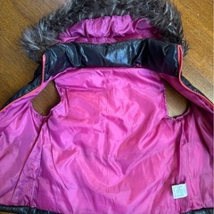 フード付き　中綿　ベスト　140の画像