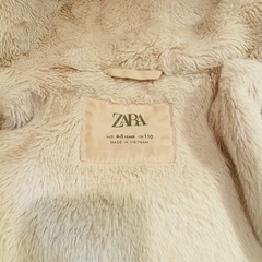 ZARAの子供コートの画像