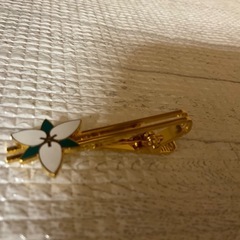 北海道大学ネクタイピンとオマケのネクタイの画像