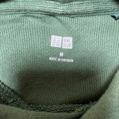 UNIQLO パーカー Mサイズ 緑色の画像