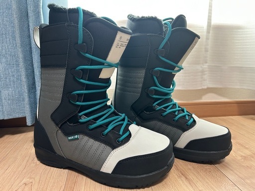 ライドのブーツ