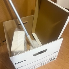 ★配送不可   無印良品  フローリングワイパーヘッド+ポール・ニトリ  抗菌防臭ワンタッチダストボックス・バンカーズボックス   3点セット  バラ売り不可の画像