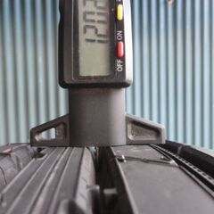 ブリヂストン　V-STEEL RIB　R173　215/70R17.5 123/121J　2本　10分溝　新車外し　ほぼ未使用　長期保管品！の画像