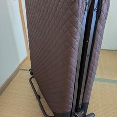折り畳み式シングルベッド（キャスター付き）の画像