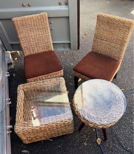 5日リック様(運搬費込)(即日、深夜ok)サロンのテーブル、イスセット