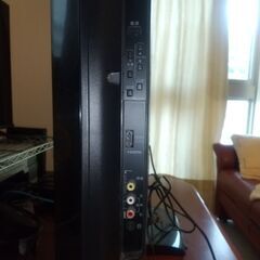 東芝ハイビジョン液晶テレビ REGZA 32インチの画像