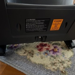 コンビ　ザエス　　チャイルドシート一式　
の画像