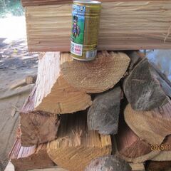 MIX薪、4カゴ全部、1枚目写真のみ杉極太、後は広葉樹、薪ストーブの画像