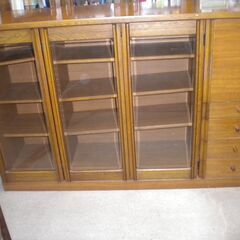 ガラス戸棚、食器棚、小引き出付、小開き付の画像