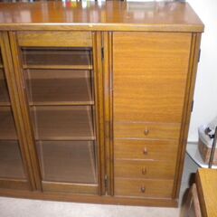 ガラス戸棚、食器棚、小引き出付、小開き付の画像