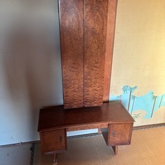 レトロな木目がお洒落！三面鏡ドレッサー / 化粧台（鏡を閉じるとキャビネットに）✨の画像