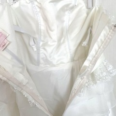 Aライン　ウエディングドレス　の画像