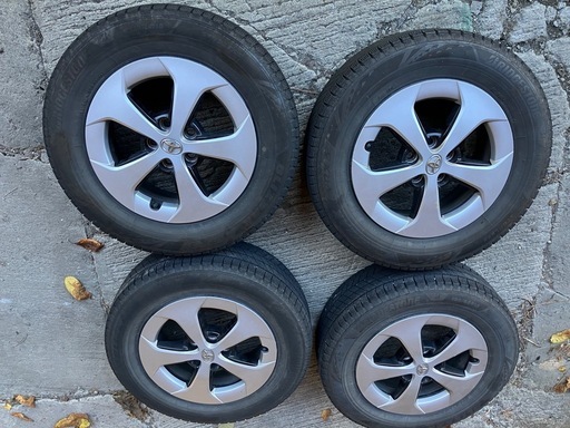 トヨタ　30プリウス純正　15インチ　タイヤ・ホイール