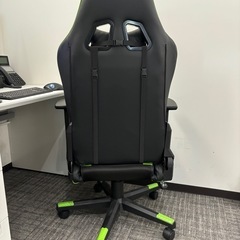 ニトリゲーミングチェアの画像