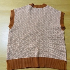 アメリカンホリック　Mサイズ　Vネック　ニットベスト　幾何学模様 の画像