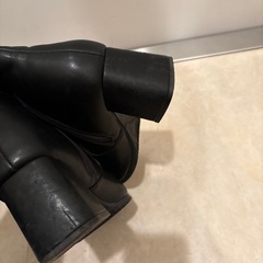 黒ブーツの画像