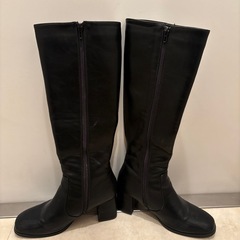 黒ブーツの画像