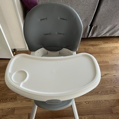 7-in-1ハイチェアフロアツーテーブルの画像