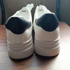 新品 23.5cm レディース スニーカー ホワイト シューズ 靴 カジュアル(913-Z)の画像