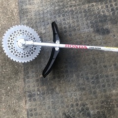 実働　普通のガソリンで動く　ホンダ　4スト　草刈機　UMK425H  の画像