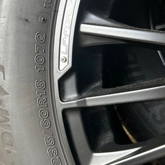 235/60/R18
アルミ&スタッドレスバリ溝の画像