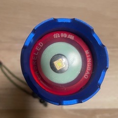 充電式LED懐中電灯の画像