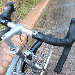 中古自転車 ARAYA ロードバイク 自転車 実用 16段変速(前2段、後8段) フレームサイズ500㎜ グレー 通勤 通学 近所のお出掛けなどにの画像
