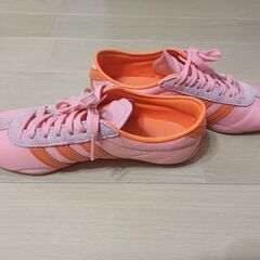 アディダス23.5cmの画像