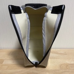 アウディ　純正エンジンオイル　5W-30 1L ケース付の画像