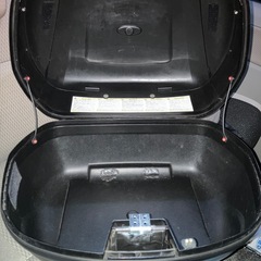 GIVI リアボックス　バイク　
ヘルメット２個分の画像