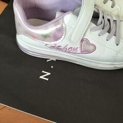 一度使用　23センチ　スニーカーの画像