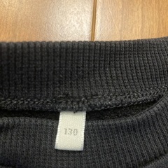 【キッズ】GU トレーナー　黒　130cmの画像