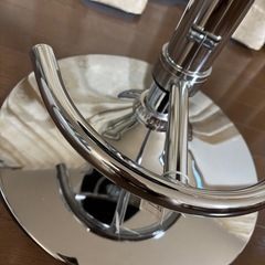 カウンターチェア　昇降機能付き　美品の画像