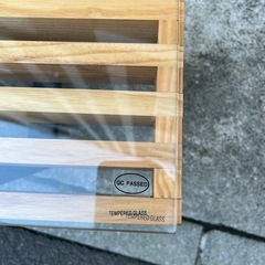 ガラステーブルの画像