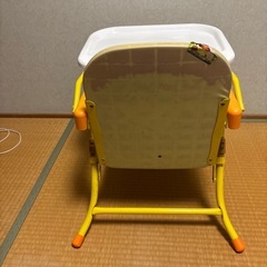 ベビーチェア　テーブル、イス　の画像