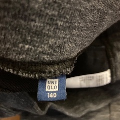 【キッズ】UNIQLO ズボン　グレー　140cmの画像