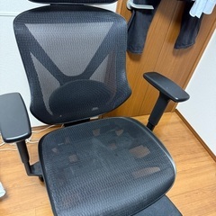 ニトリ　フットレスト付きオフィスチェア　ゲームチェアの画像