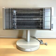 ダイキン×エディオン 遠赤外線暖房機 セラムヒート ERFT11ZSE2（シャンパンゴールド）2023年製の画像