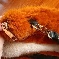 備品✨ふわふわクラッチバッグの画像