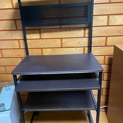 パソコンラック無料の画像