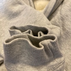 【キッズ】UNIQLO パーカー　もこもこ　グレー　140cmの画像