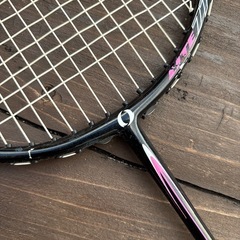 バドミントンラケット IGNIO 黒／ピンクの画像