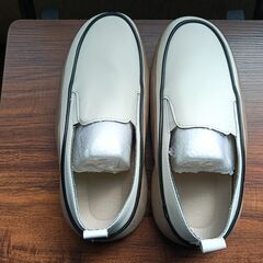 新品 23.5cm レディース スリッポン ホワイト シューズ 靴 カジュアル(914-Z)の画像