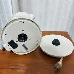 電気ケトル 1.2L ハイパワー1250W スピード沸騰 転倒防止ロック 省スチーム 一人暮らし 直接引取の画像