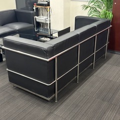 さいたま市　0円　コルビュジェレプリカ　3人がけ黒
の画像