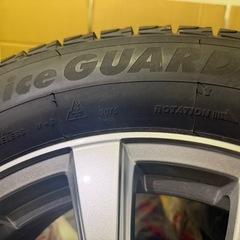 スタッドレスタイヤ(ホイール付)の画像
