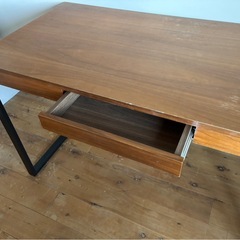 ウォールナット　デスクの画像