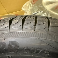 スタッドレスタイヤ(ホイール付)の画像