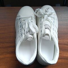 新品 23cm レディース スニーカー ホワイト シューズ 靴 カジュアル(915-Z)の画像