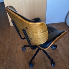 キャスター付き　PCチェアの画像